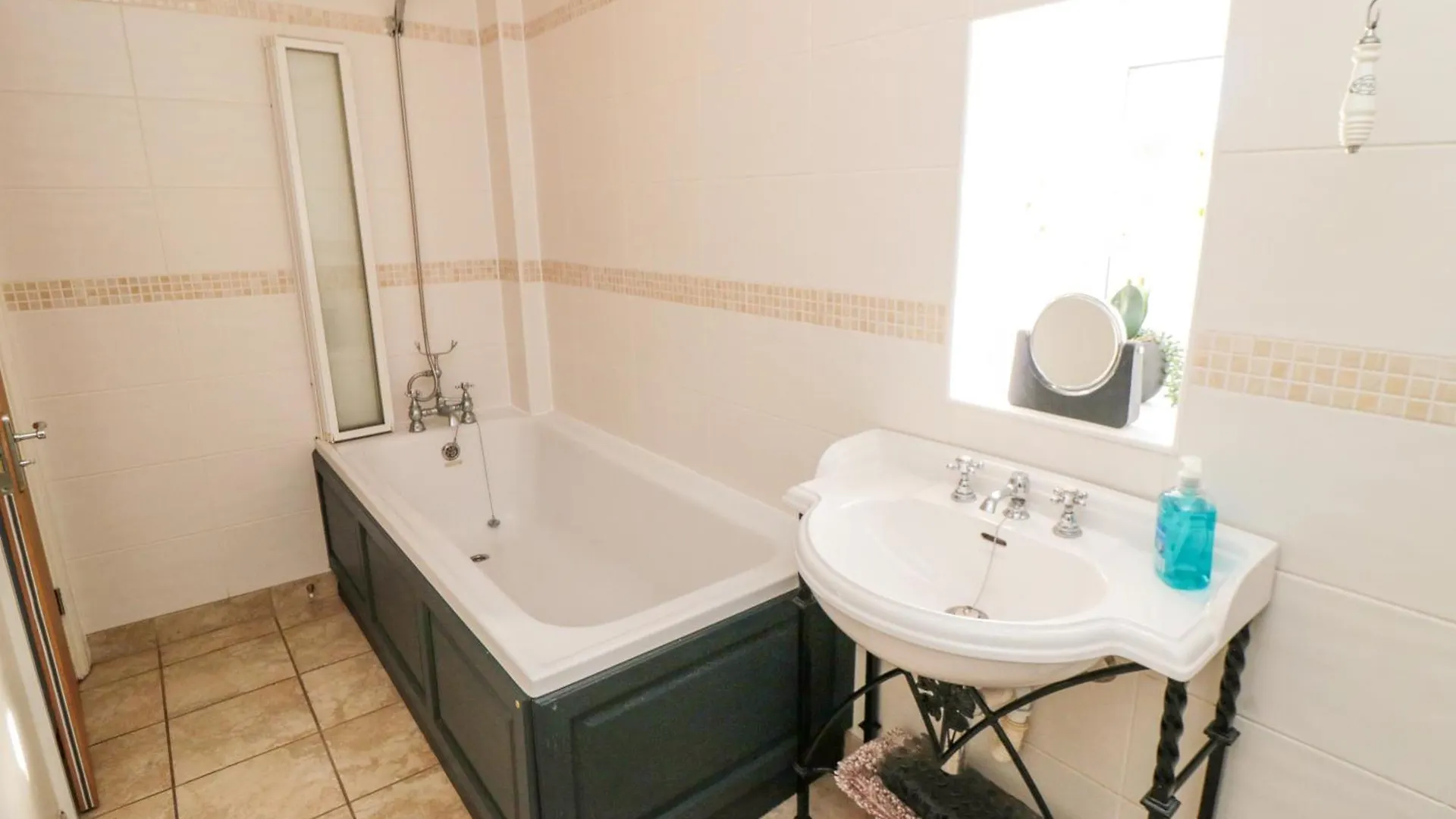 Street House Farm Cottage 솔트번바이더씨 0*,