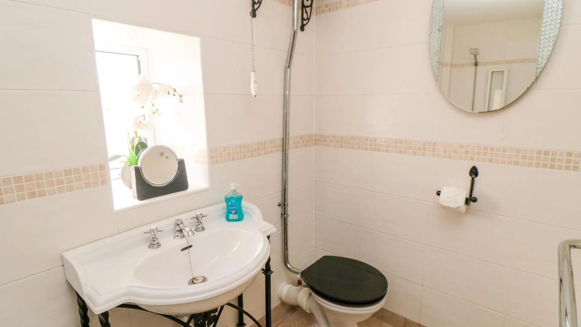 Street House Farm Cottage 솔트번바이더씨 펜션